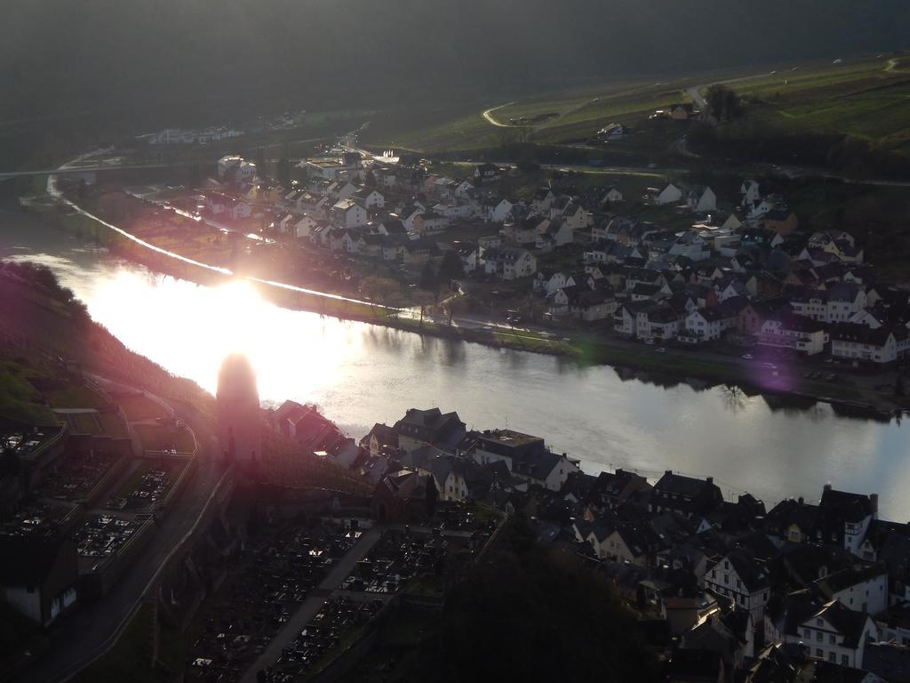 Gaestehaus Am Roemerbad Zell an der Mosel Exterior photo